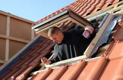 Pose de fenêtres de toit Velux à Lanarce